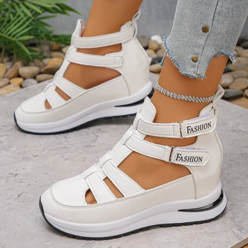 Damen Keil-Plateau Sneaker-Sandale mit Cut-Outs, Reißverschluss und gepolstertem Fußbett – Sorelia