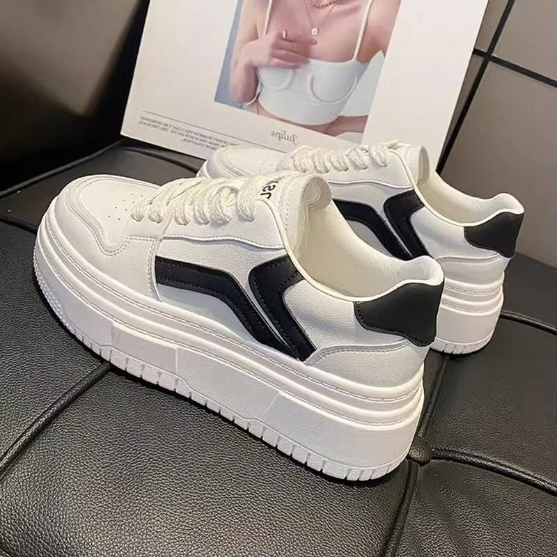 Damen Elegante und modische Sneakers mit hoher Plateausohle – Névara