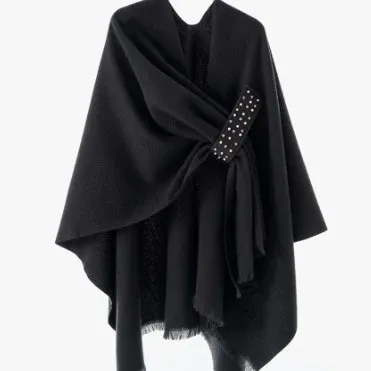 Damen Eleganter Wickel-Umhang aus Wollmischung mit Taillenschärpe und Fransensaum – Avérine