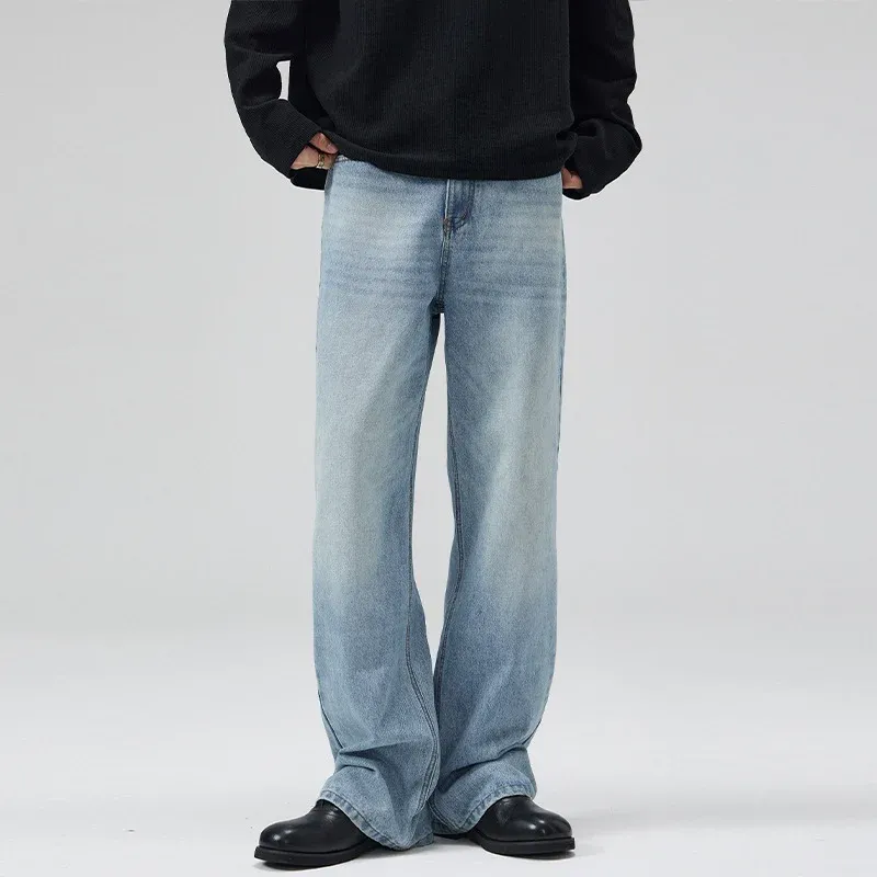 Herren Leicht verwaschene Ultraweite Denim-Marlenehose mit bodenlangem Saum Echo Archiv