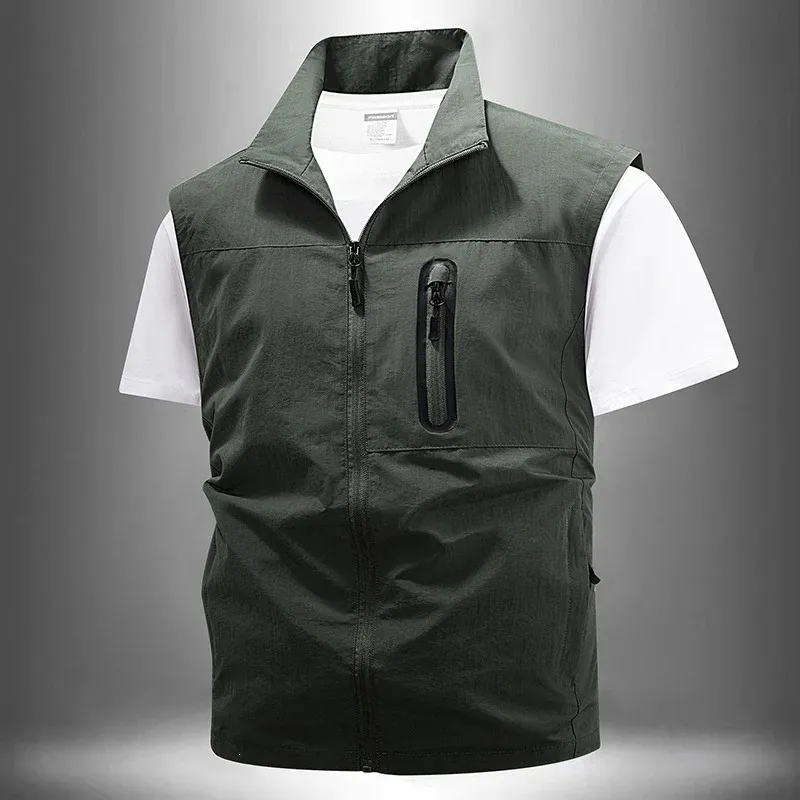 [Herren Leichte technische Utility-Weste mit hohem Stehkragen, wasserabweisenden Reißverschlusstaschen und Brustzip-Tasche] Echoarchiv