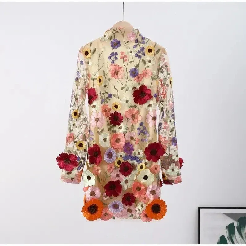 Handgefertigtes Blumenkleid – Lunéa